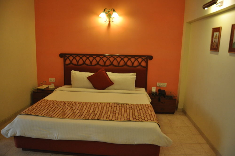 Grand Heritage Narmada Jacksons Jabalpur Extérieur photo