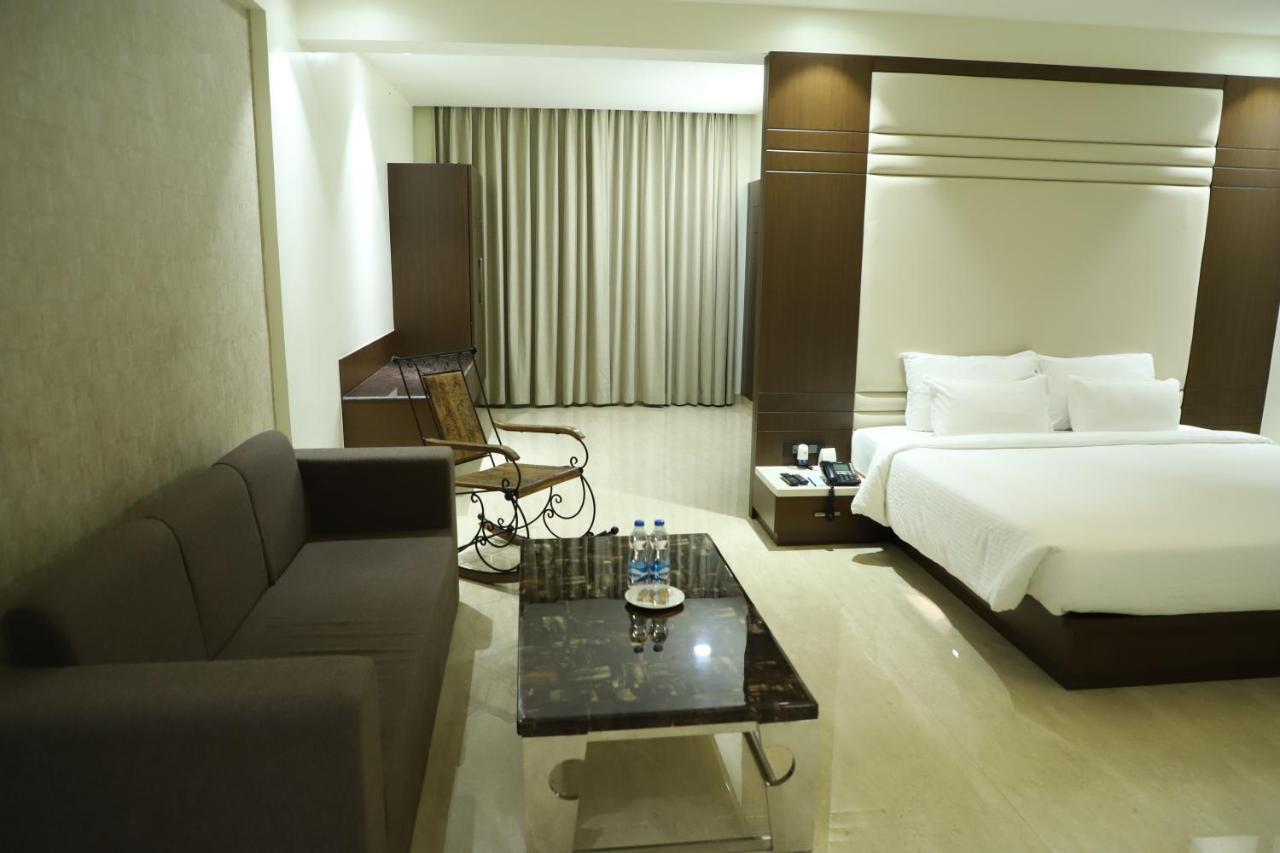 Grand Heritage Narmada Jacksons Jabalpur Extérieur photo