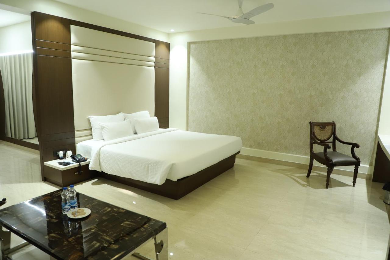 Grand Heritage Narmada Jacksons Jabalpur Extérieur photo